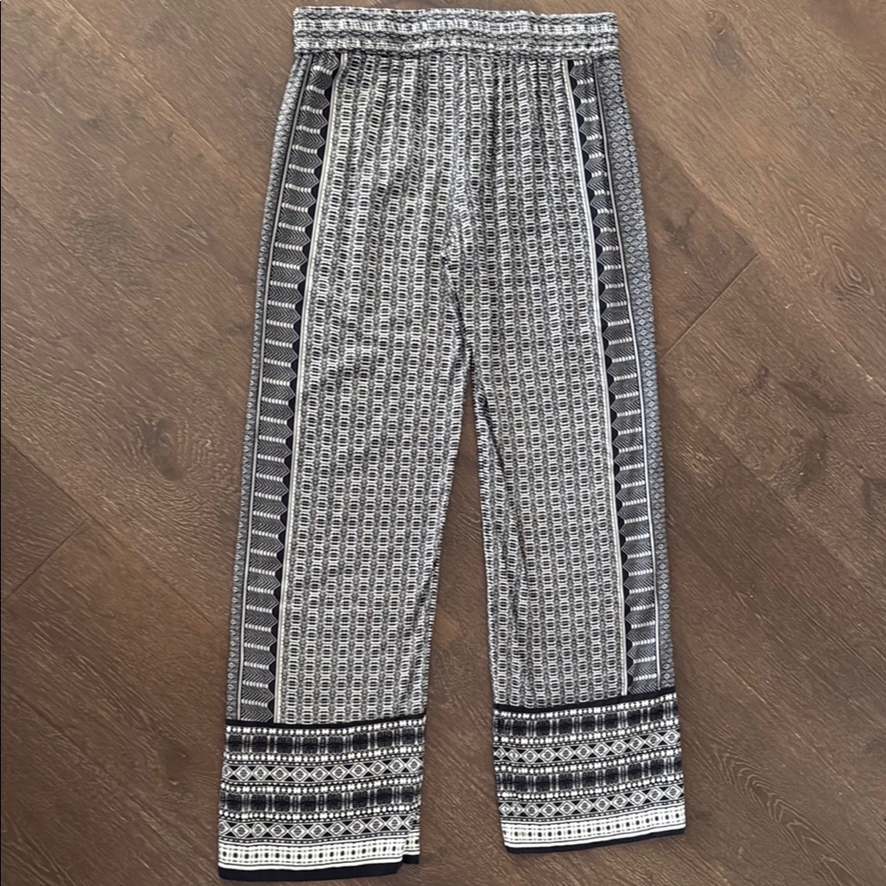 Black and White Patterned Rayon Pants with Drawstring Stretch Waist size small - Picture 5 of 6